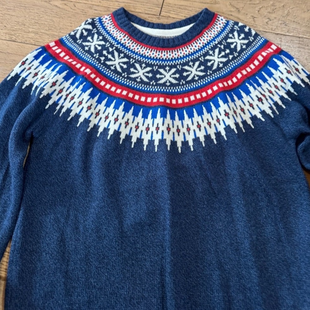 American Eagle Fair Isle Snowflake Sweater Navy Blue Red White Large NWT (1228)